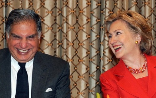 Ratan Tata and Secy Clinton (INDRANIL MUKHERJEE/AFP/Getty Images)